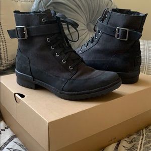 ugg tulane boot black